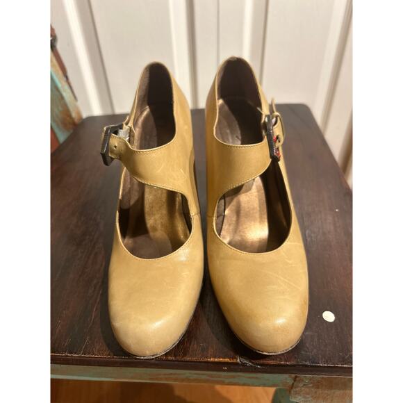 Donald J. Pliner Mary Jane Heels - Picture 2 of 10